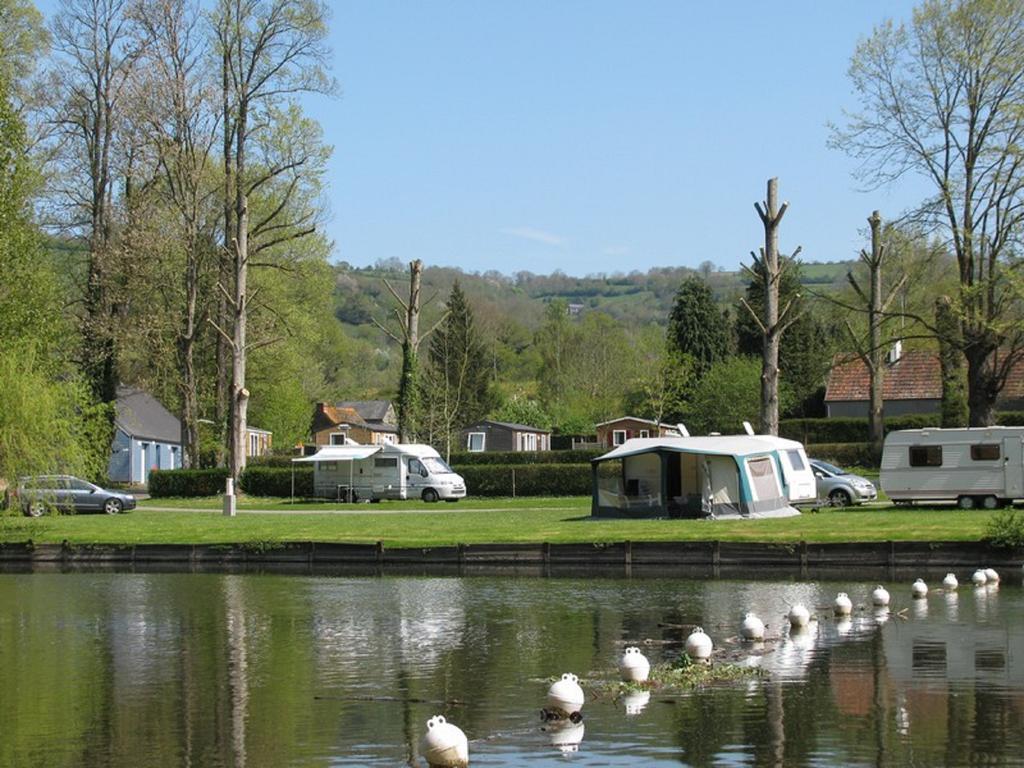 Camping Des Rochers Des Parcs Hotel Clécy Екстериор снимка