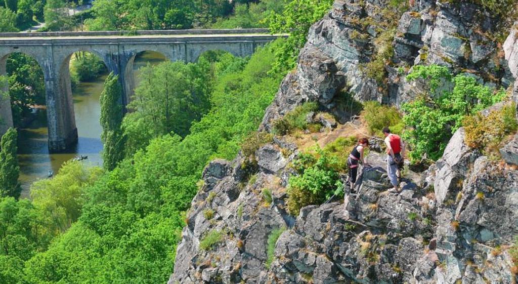 Camping Des Rochers Des Parcs Hotel Clécy Екстериор снимка