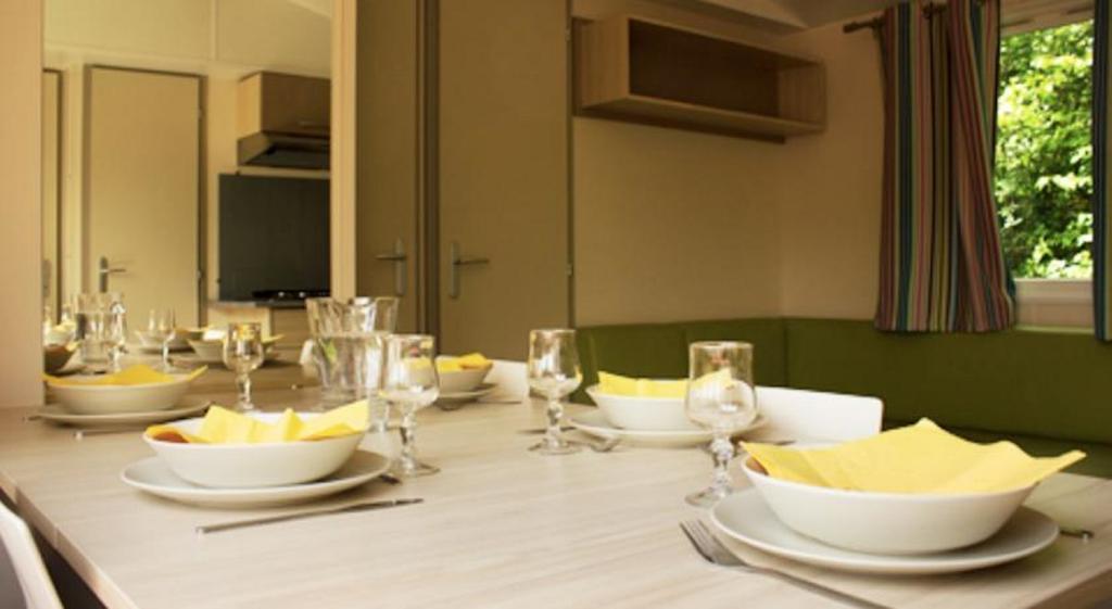 Camping Des Rochers Des Parcs Hotel Clécy Стая снимка
